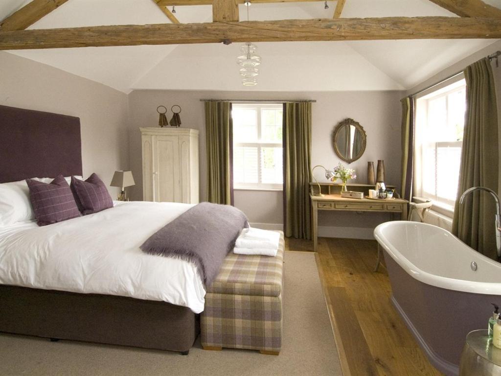 Отель The Percy Arms Гильдфорд Экстерьер фото