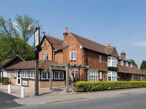 Отель The Percy Arms Гильдфорд Экстерьер фото